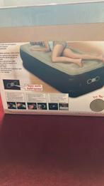 Hoogslaper luchtbed eenpersoons ingebouwde pomp airbed, Caravans en Kamperen, Luchtbedden, Ophalen of Verzenden, Zo goed als nieuw