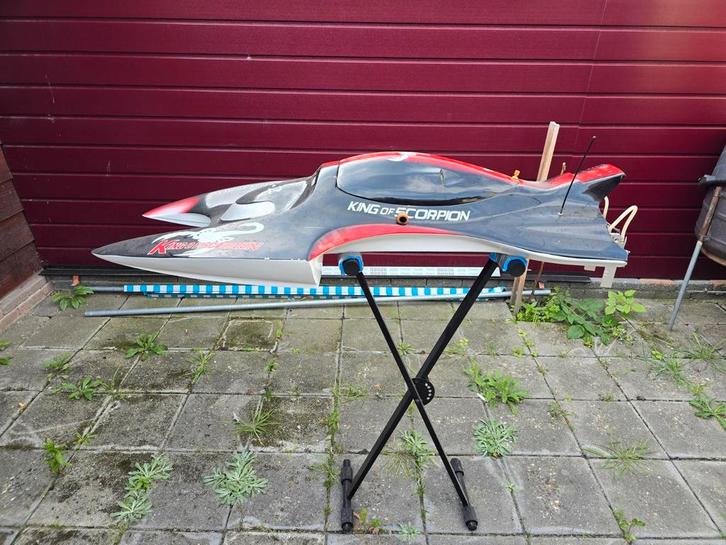 Rc boot ( KING OF SCORPION ), Hobby en Vrije tijd, Modelbouw | Boten en Schepen, Zo goed als nieuw, Overige merken, Ophalen