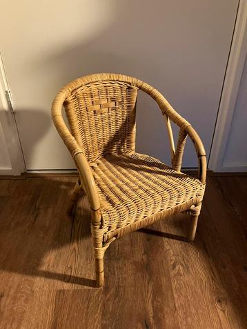 Rotan kinderstoeltje peuterstoeltje babykamer riet tuin beschikbaar voor biedingen