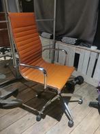 Bureaustoel Leenbakker 2 stuks, Ophalen, Zo goed als nieuw, Bruin, Bureaustoel