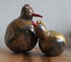 Te Koop: 2 handgemaakte keramische kippen., Verzamelen, Beelden en Beeldjes, Ophalen, Nieuw, Dier