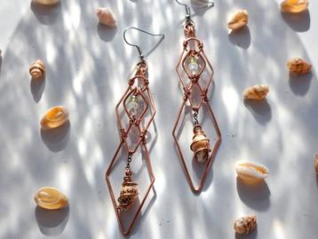 Geometric Whispers met maansteen, Labradoriet, Peridot  beschikbaar voor biedingen