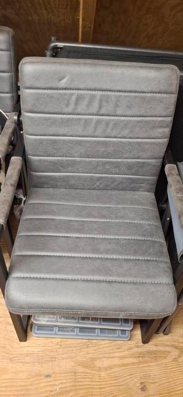 8 Eetkamerstoelen - Cognac, Groen & Grijs beschikbaar voor biedingen