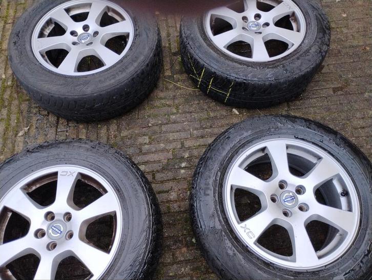 Volvo XC 60 velgen 17 inch in zeer goede staat, Auto-onderdelen, Banden en Velgen, Velg(en), Winterbanden, 17 inch, 235 mm, Personenwagen