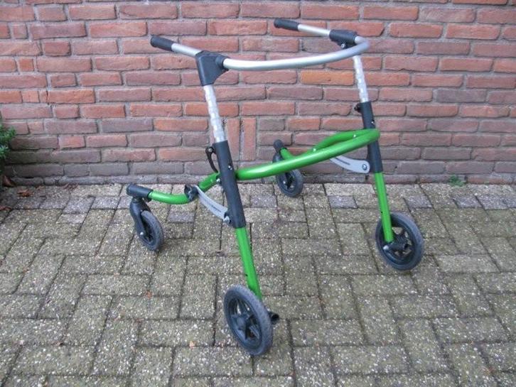 Speciale rollator Junior Otto Bock Nurmi Neo trek rollator, Diversen, Rollators, Zo goed als nieuw, Opvouwbaar, Ophalen of Verzenden