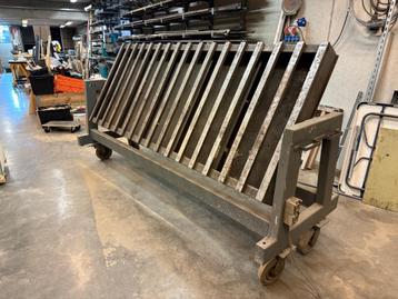 Kantelbare lastafel, 450kg beschikbaar voor biedingen