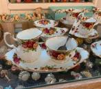 Servies Royal Albert old country roses kop schotels theepot, Antiek en Kunst, Ophalen of Verzenden