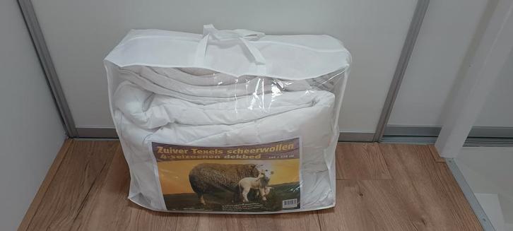 Twee zomer dekbedden van Texelse schapenwol 140x220 cm, Huis en Inrichting, Slaapkamer | Beddengoed, Zo goed als nieuw, Deken of Dekbed
