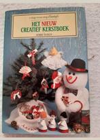 Uit 1993, Het nieuw creatief Kerstboek, Kerrie Dudley, Ophalen of Verzenden, Zo goed als nieuw, Poppen maken