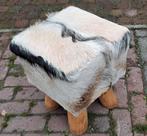 Koeienhuid krukje - Gebruikt, Huis en Inrichting, Ophalen, Minder dan 50 cm, Gebruikt, Vierkant