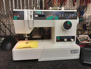 SINGER NAAIMACHINE MODEL 9018 beschikbaar voor biedingen