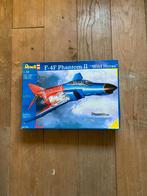 Revell 1:32 f4f phantom II "wild horse", Revell, Ophalen of Verzenden, Zo goed als nieuw, Groter dan 1:72