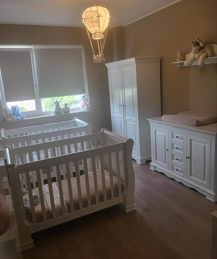 Zgan Babykamer Kidsmill Louise de Philippe met 2 ledikanten, Kinderen en Baby's, Babywiegjes en Ledikanten, Zo goed als nieuw