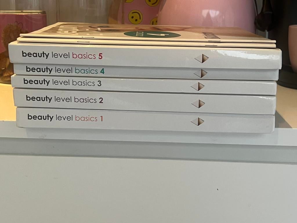 Beauty Level Boeken complete set, Boeken, Schoolboeken, Ophalen, Zo goed als nieuw, Overige niveaus