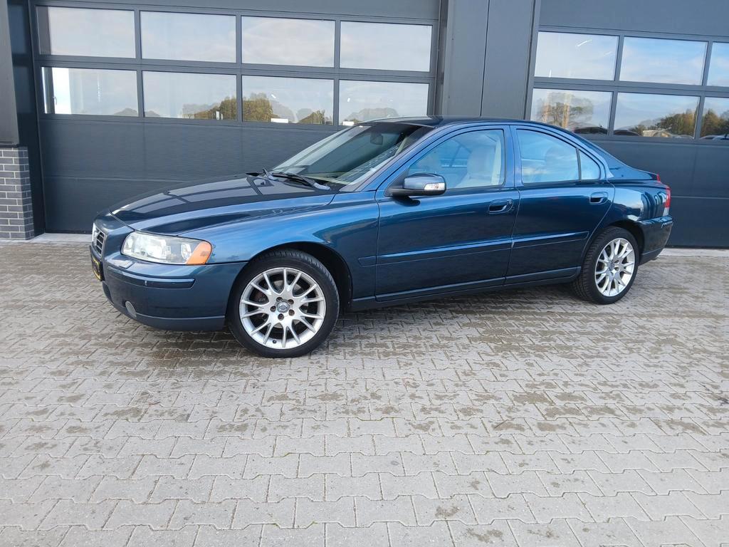 Volvo S60 2.4 140PK 2008 Blauw