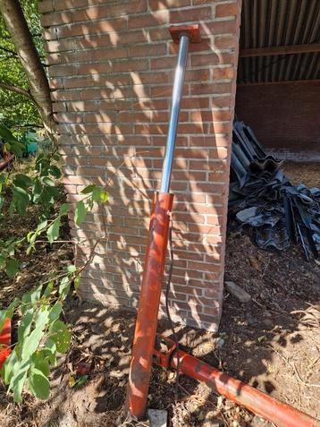 Hydrolische Cilinders - 2 stuks beschikbaar voor biedingen