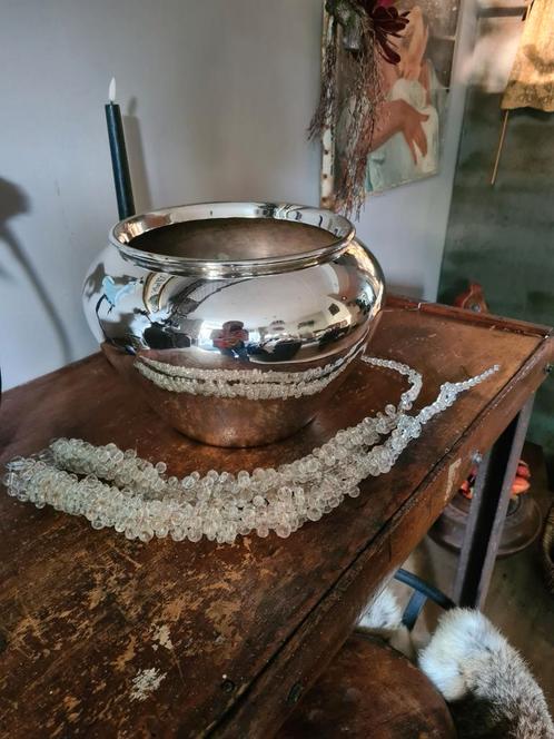 Grote verzilverde vaas., Antiek en Kunst, Antiek | Schalen, Ophalen of Verzenden