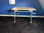 Bureau van steigerbuizen en steigerhout stoer en robuust, Ophalen, Zo goed als nieuw, Bureau