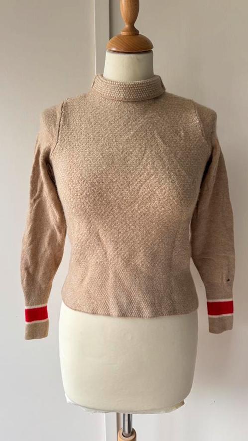 Vintage tommy hilfiger wol cashmere trui beige rood wit 34?, Kleding | Dames, Truien en Vesten, Gedragen, Maat 34 (XS) of kleiner