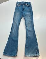 Bershka flared broek maat 32, Ophalen of Verzenden, Zo goed als nieuw, Blauw, W28 - W29 (confectie 36)