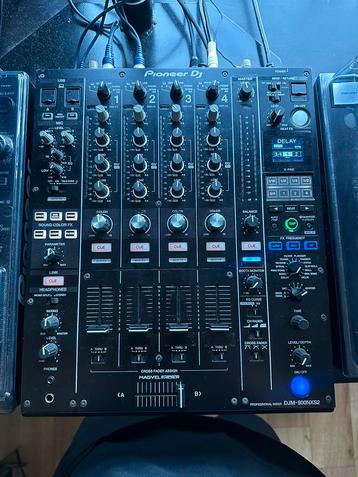 CDJ 2000 NXS + DJM 900 NXS 2 + decksavers beschikbaar voor biedingen