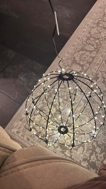 Lamp met lichtjes beschikbaar voor biedingen