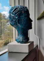 Groot sculptuur hoofd sokkel, Ophalen