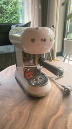 Smeg ECF01WHEU Espressomachine - Zo Goed Als Nieuw!, Witgoed en Apparatuur, Koffiezetapparaten, Ophalen, Espresso apparaat, Gemalen koffie