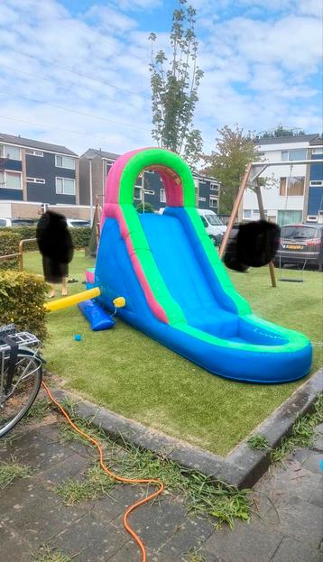 Waterglijbaan beschikbaar voor biedingen