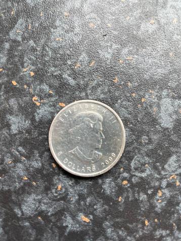 Zilveren 5 Dollar beschikbaar voor biedingen