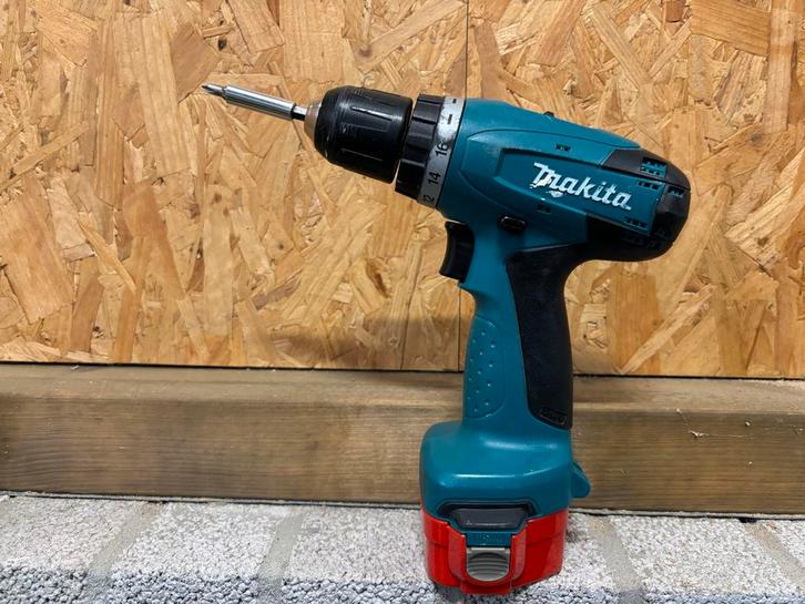 Makita 6271D Accu Boormachine - Accu's Minder, Doe-het-zelf en Verbouw, Gereedschap | Boormachines, Gebruikt, Boor- en Schroefmachine