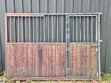 Te koop 2 voorwanden paardenstal €125 p stuk beschikbaar voor biedingen