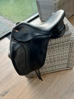 Kent en masters dressuurzadel 18 inch, Dieren en Toebehoren, Paarden en Pony's | Zadels, Ophalen, Gebruikt, Dressuur