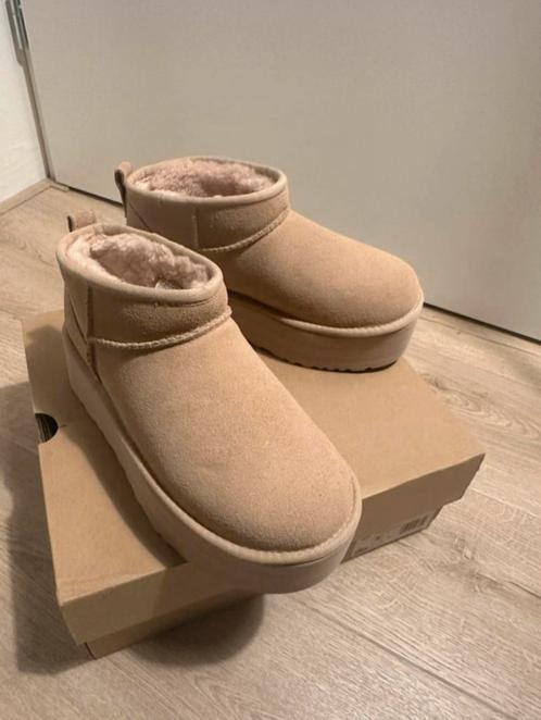 UGG classic ultra mini platform, Kleding | Dames, Schoenen, Nieuw, Beige, Ophalen of Verzenden