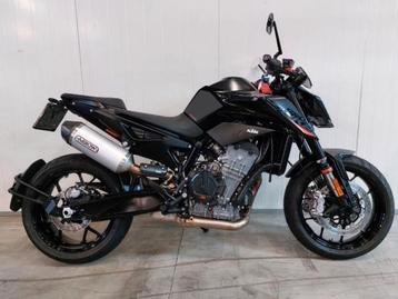 KTM 890 DUKE (bj 2022) beschikbaar voor biedingen
