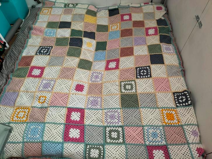 Vintage Gehaakt Kleed sprei - 220x180cm - Nieuw, Huis en Inrichting, Stoffering | Tapijten en Kleden, Ophalen of Verzenden