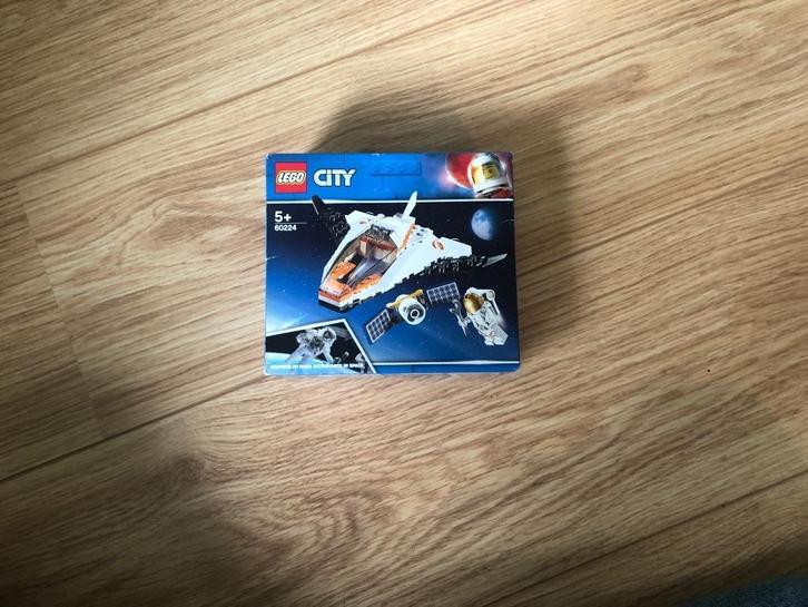 LEGO city Ruimtevaart Satelliettransportmissie - 60224, Kinderen en Baby's, Speelgoed | Duplo en Lego, Zo goed als nieuw, Lego