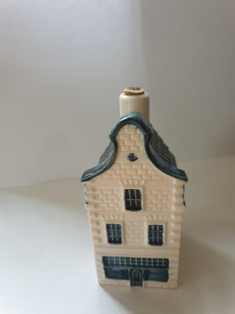 KLM HUISJE UIT DE FIRST CLASS, Verzamelen, KLM Huisjes, Ophalen of Verzenden, Zo goed als nieuw, 41 t/m 60, Gevuld