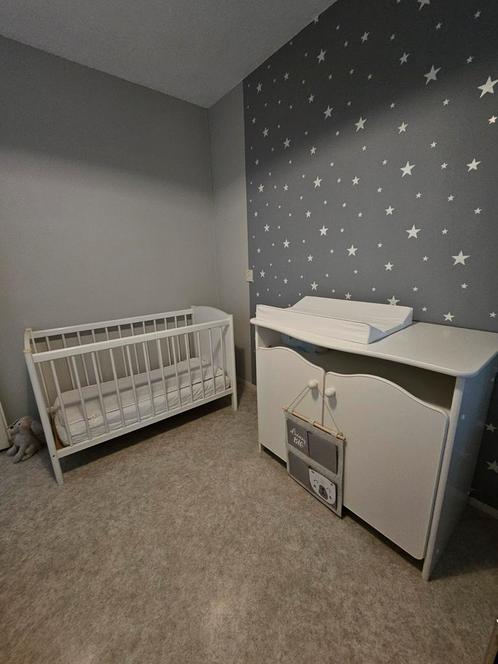 Gratis commode en ledikant, Kinderen en Baby's, Kinderkamer | Commodes en Kasten, Zo goed als nieuw, Commode, 90 tot 105 cm, 100 cm of meer
