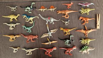 51x Jurassic World Dino Minis  beschikbaar voor biedingen