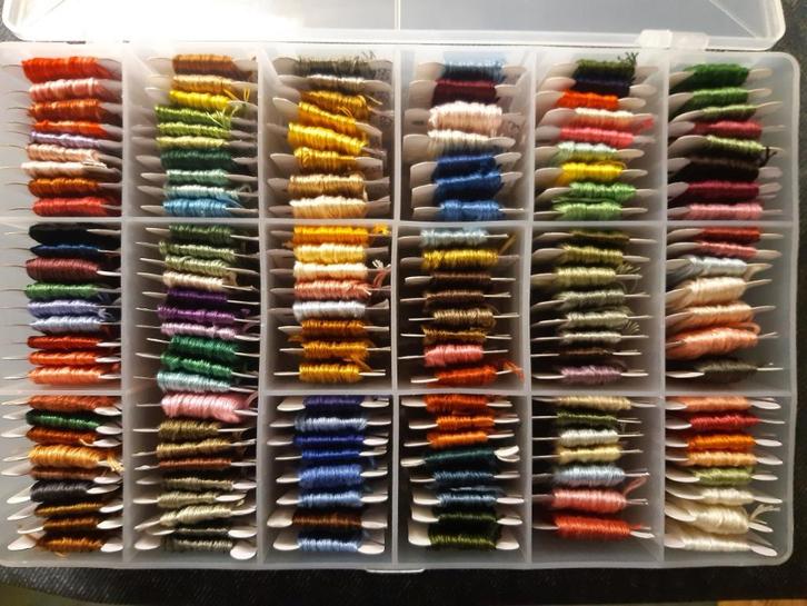 Dmc borduurgaren, Hobby en Vrije tijd, Borduren en Borduurmachines, Zo goed als nieuw, Borduurgaren of Zijde, Handborduren, Ophalen of Verzenden