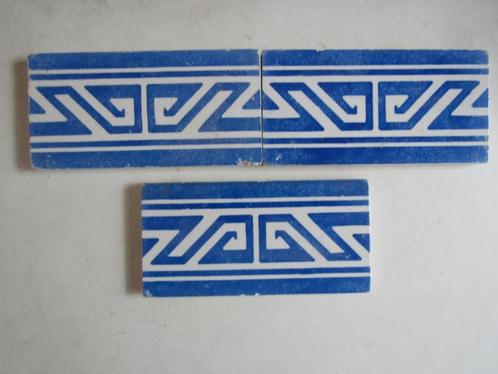 een mooie antieke tegelrand in griekse stijl., Antiek en Kunst, Antiek | Wandborden en Tegels, Ophalen of Verzenden
