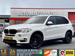 BMW X5 Xdrive30D GRIJS KENTEKEN | PANO | LEDER | TREKHAAK, Auto's, Bestelauto's, Gebruikt, Euro 6, 2993 cc, Wit