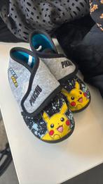 Pantoffels pikachu maat 23, Slofjes, Jongetje of Meisje, Ophalen of Verzenden, Zo goed als nieuw
