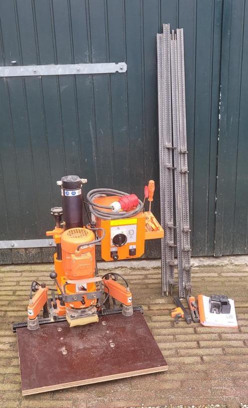Blum MiniPress Scharnierboormachine / Rijboormachine (Grass), Doe-het-zelf en Verbouw, Gereedschap | Boormachines, Zo goed als nieuw