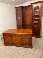 Notaris set bureau en boekenkast notarisbureau