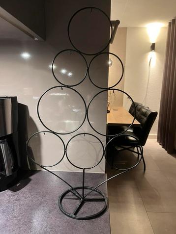 Metalen kerstboom zwart beschikbaar voor biedingen