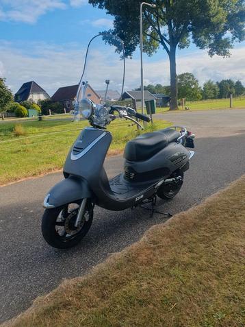 Nette Sym Allo retro scooter beschikbaar voor biedingen