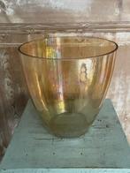 Doorzichtig paarlemoer glas. Oranje / geel iriserende vaas ., Ophalen