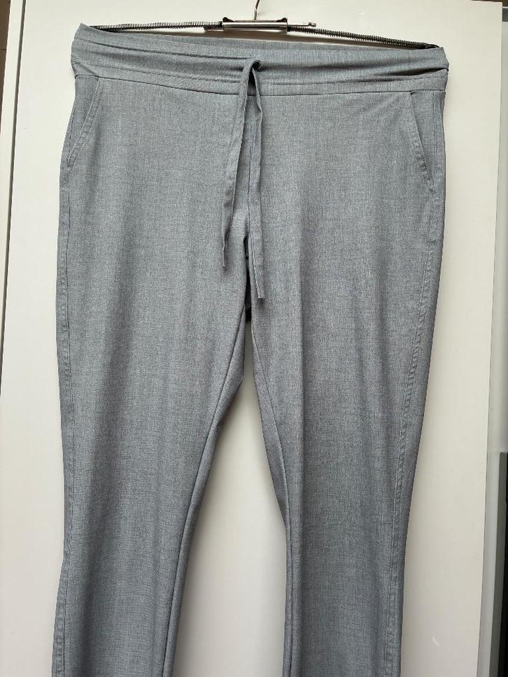 Broek Studio Anneloes M, Kleding | Dames, Broeken en Pantalons, Zo goed als nieuw, Maat 38/40 (M), Grijs, Lang, Ophalen of Verzenden